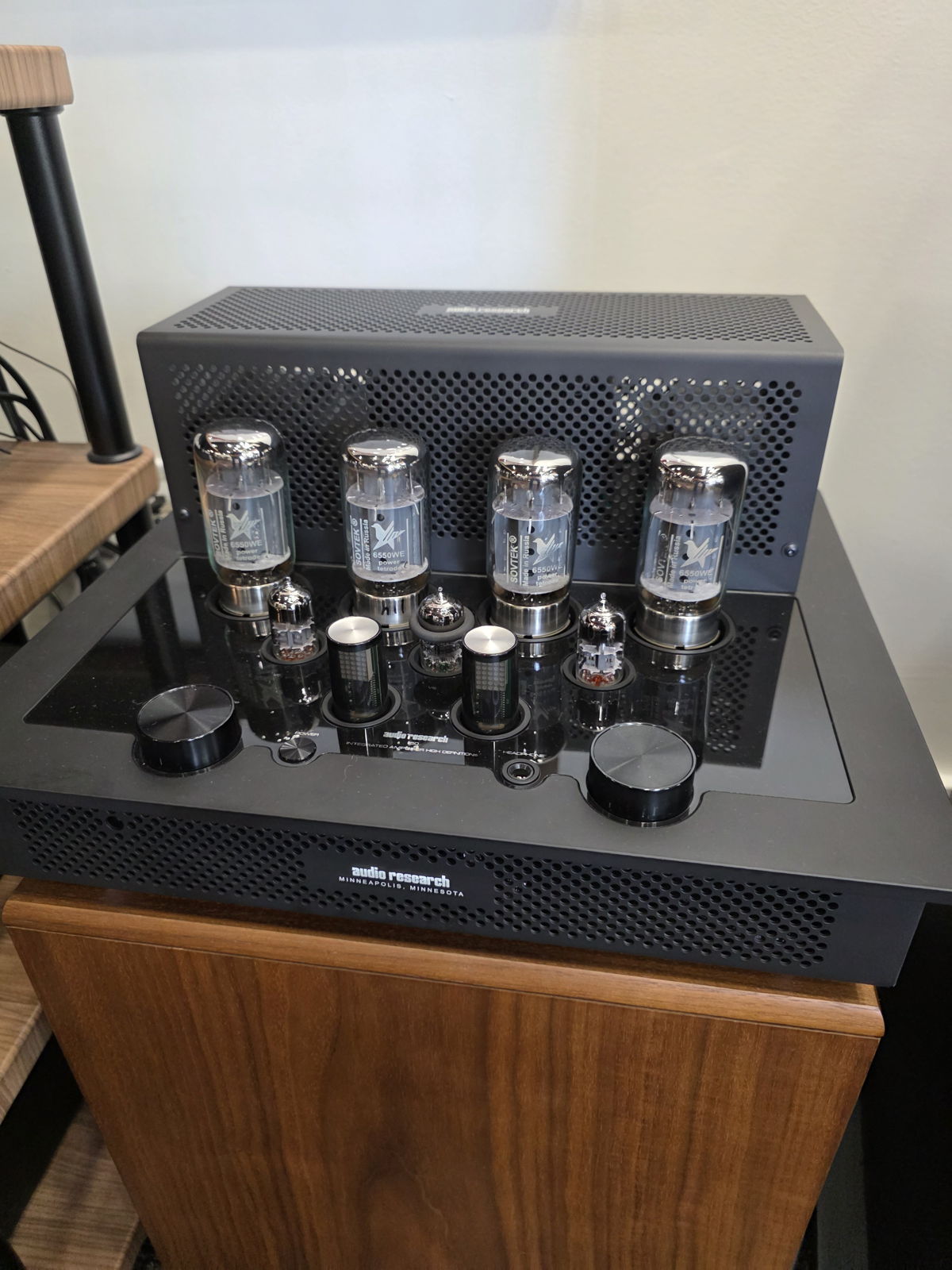 Audio Research I/50 Integrated Amplifier with DAC