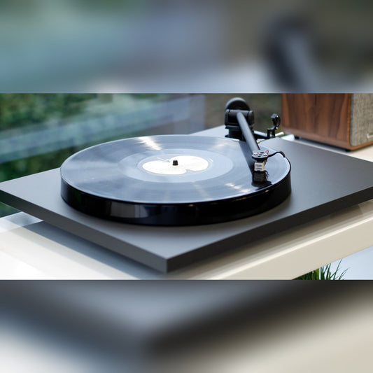 Rega Planar 1 Turntable