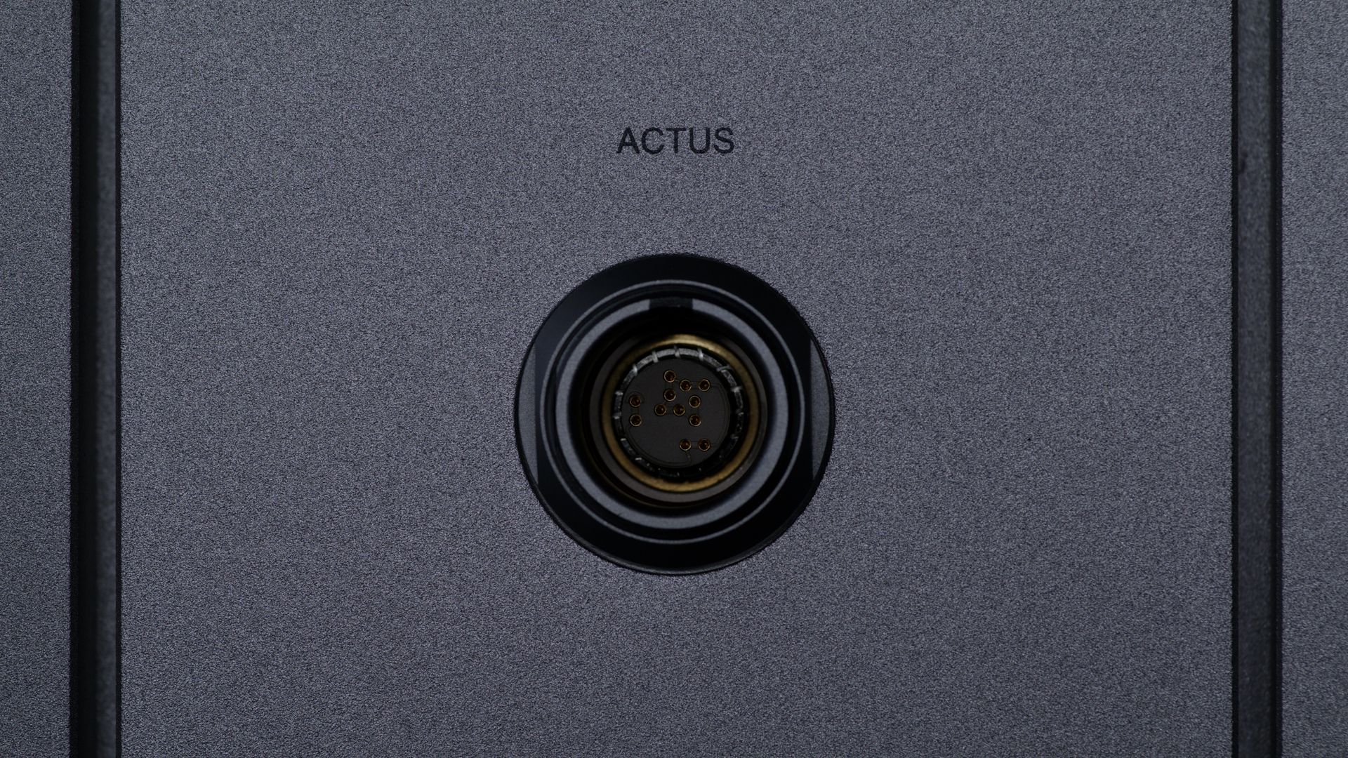 The ACTUS connector on the rear panel of a Varèse chassis